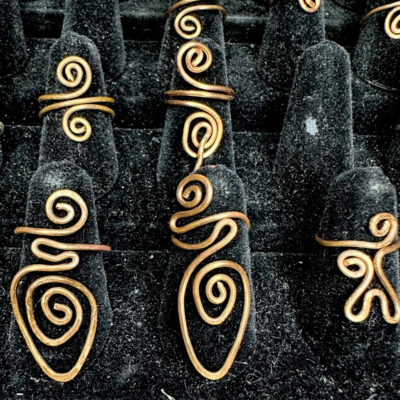 Custom Wire Design Ring - Picture 2 of 10